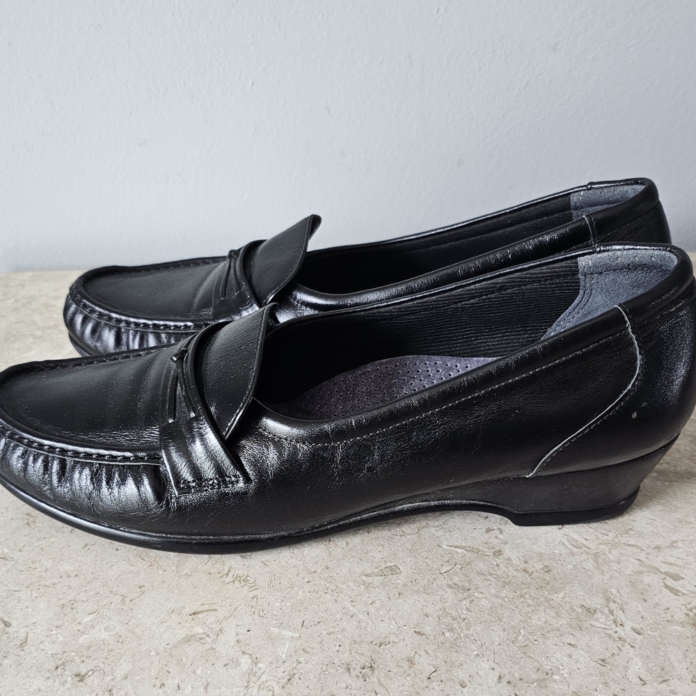 SAS Easier Slip On Leather Loafer Women's Size 12M Leather Comfort Moc Shoes